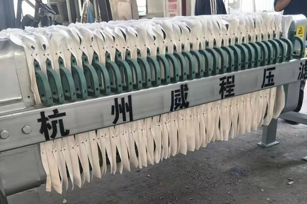 二次元扑克牌少女发往污水处理厂