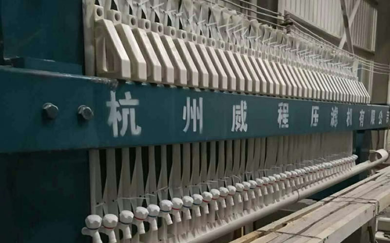 二次元扑克牌少女养殖场处理粪便污水