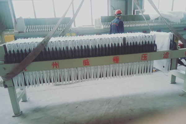 两人打扑克剧烈运动动作软件哪个品牌好？哪家划算？